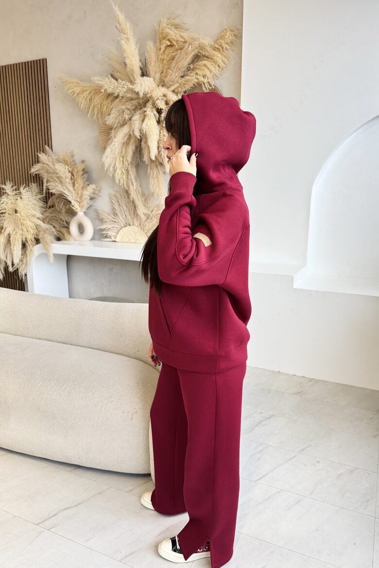 Moteriškas laisvalaikio kostiumėlis "FLUFFY +" BORDO