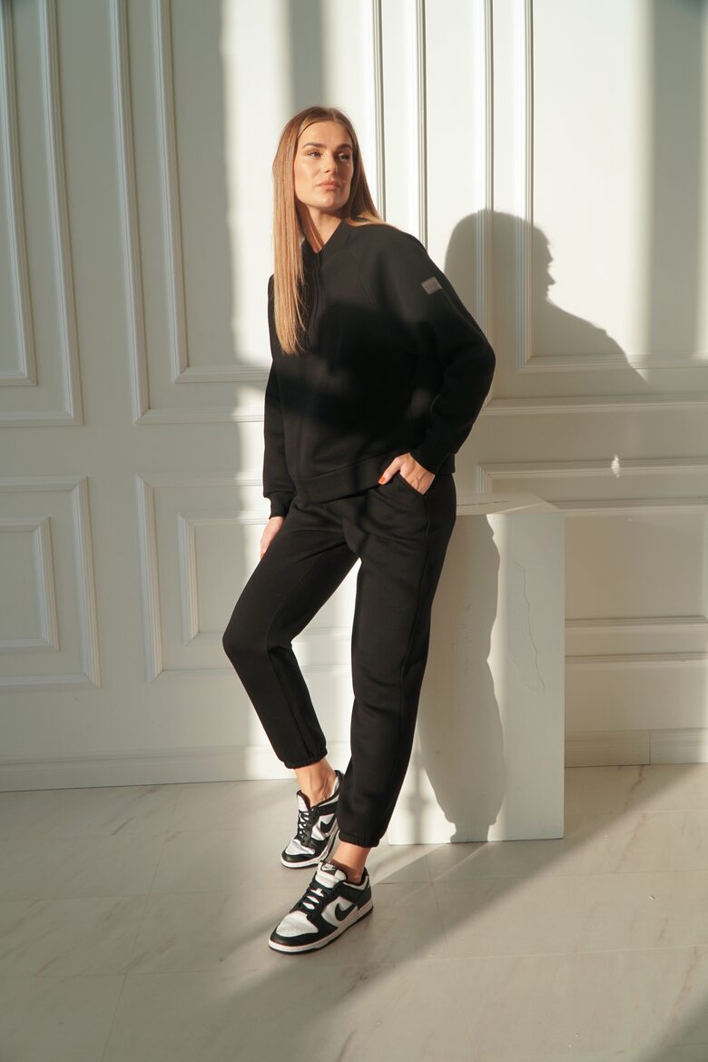 Moteriškas laisvalaikio kostiumėlis "COZY" JUODAS