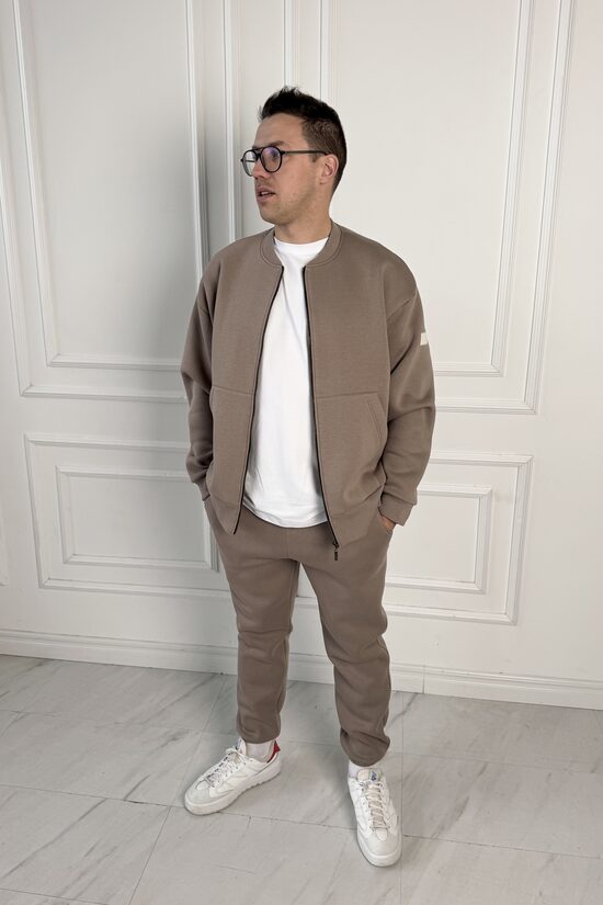 Vyriškas laisvalaikio kostiumėlis “COMFORT -“ KAPUČINAS