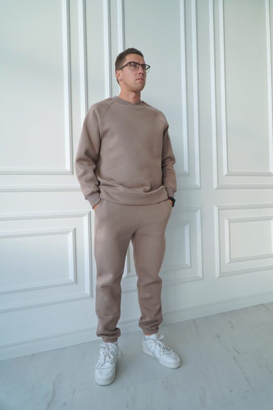 Vyriškas laisvalaikio kostiumėlis "COZY" KAPUČINAS