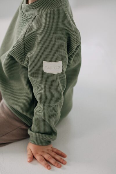 Pistacijos spalvos džemperis "KORIUKAS"